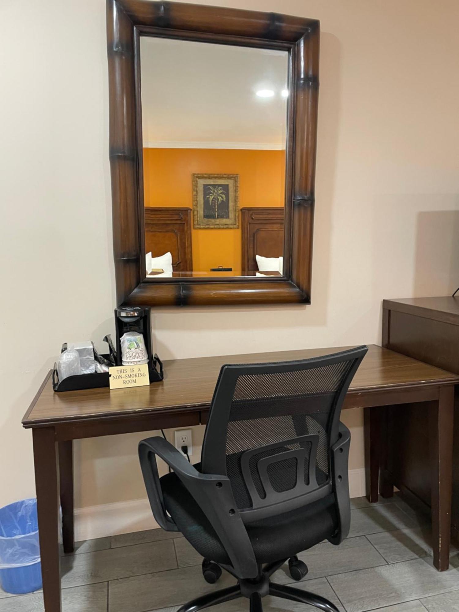 Howard Johnson By Wyndham Ridgecrest, Ca מראה חיצוני תמונה