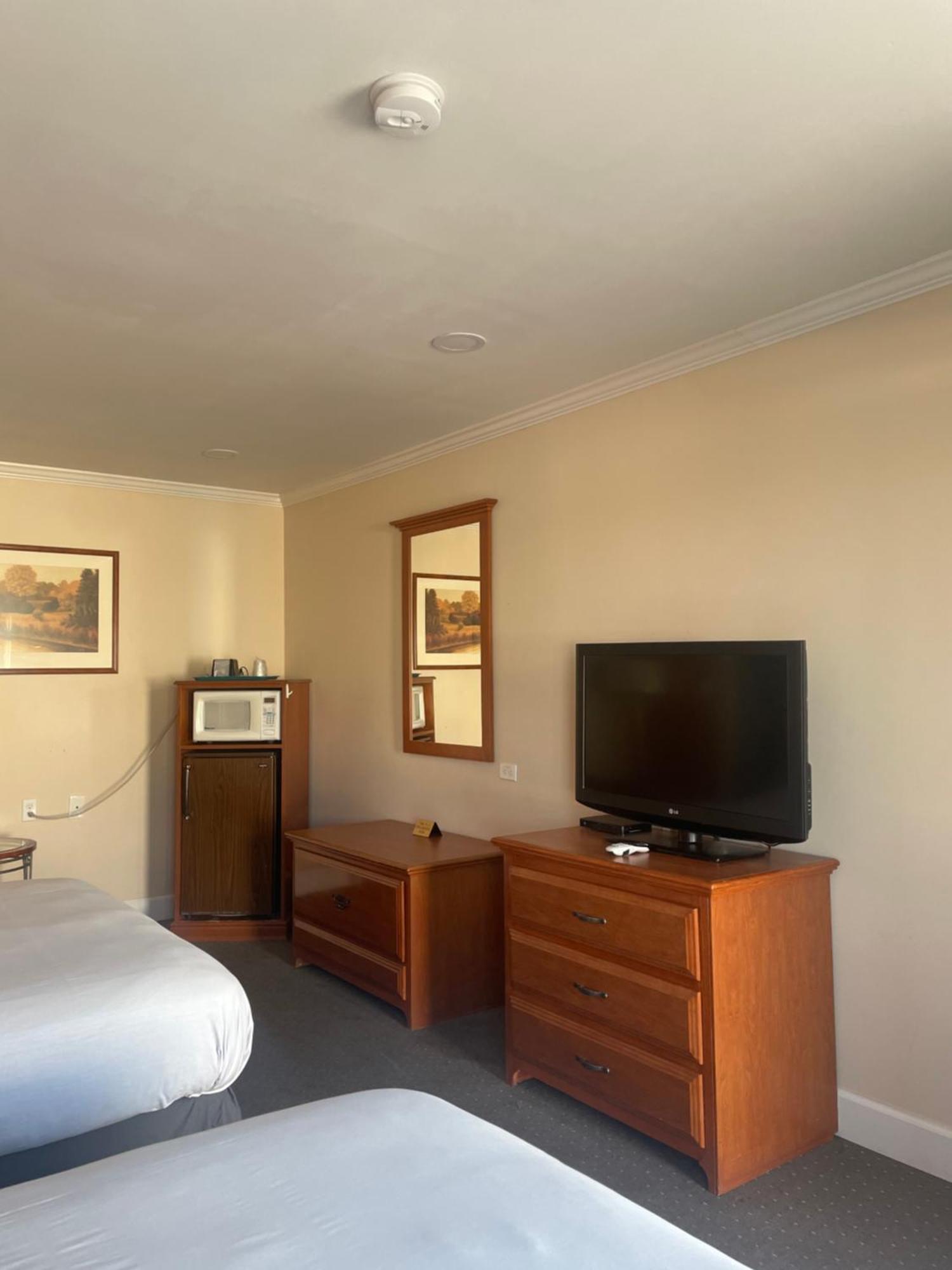 Howard Johnson By Wyndham Ridgecrest, Ca מראה חיצוני תמונה