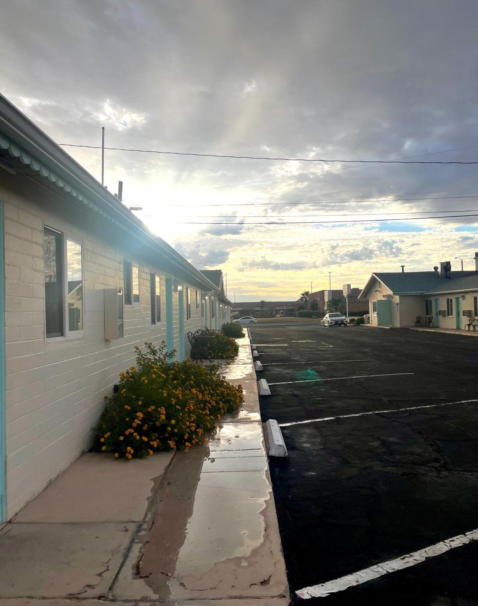 Howard Johnson By Wyndham Ridgecrest, Ca מראה חיצוני תמונה