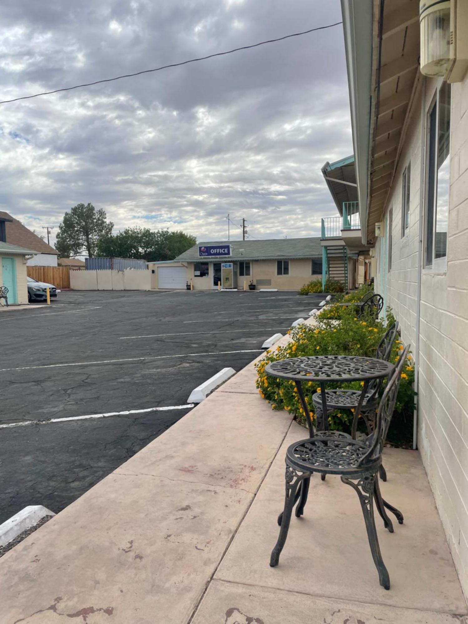 Howard Johnson By Wyndham Ridgecrest, Ca מראה חיצוני תמונה