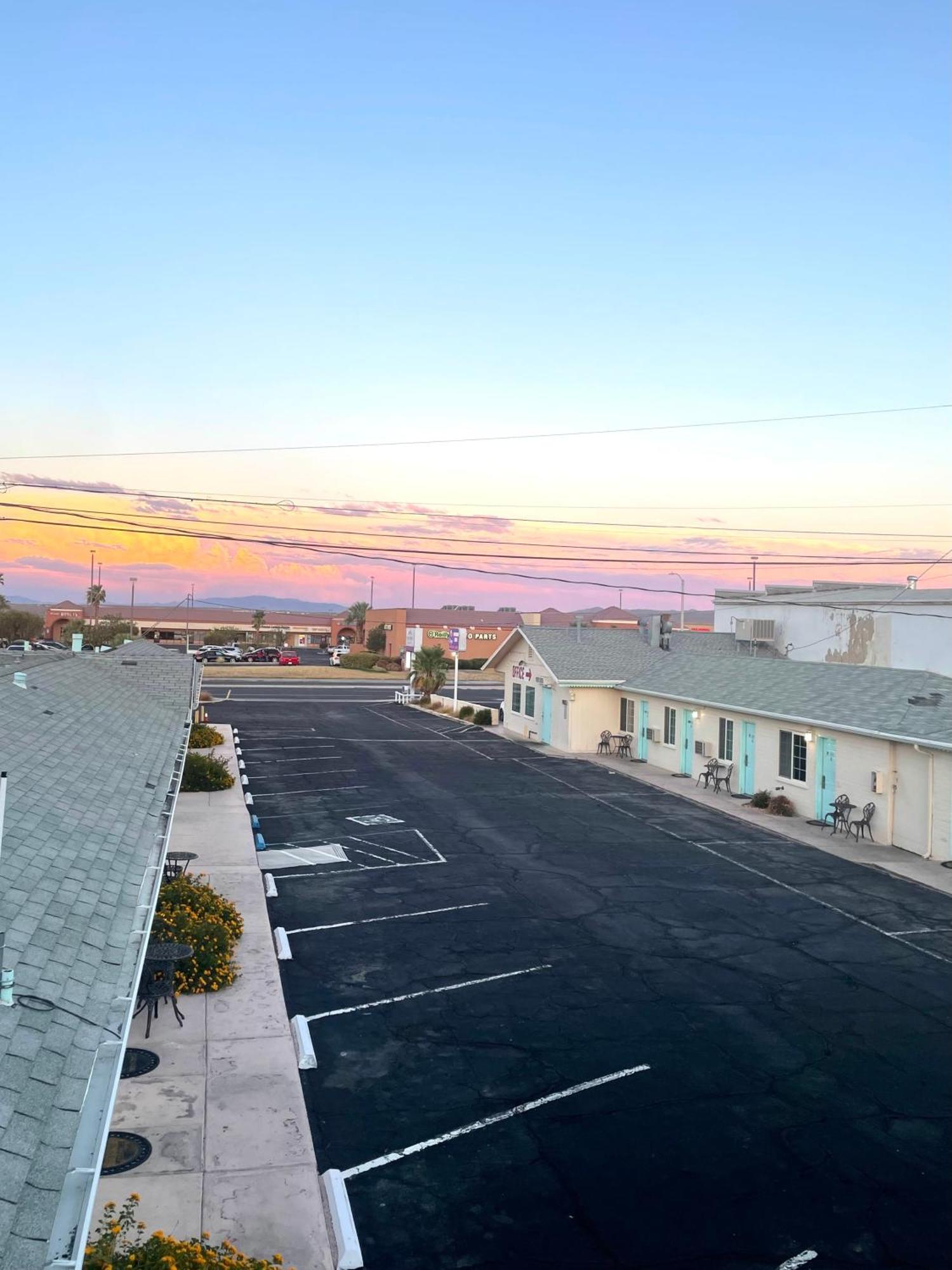 Howard Johnson By Wyndham Ridgecrest, Ca מראה חיצוני תמונה