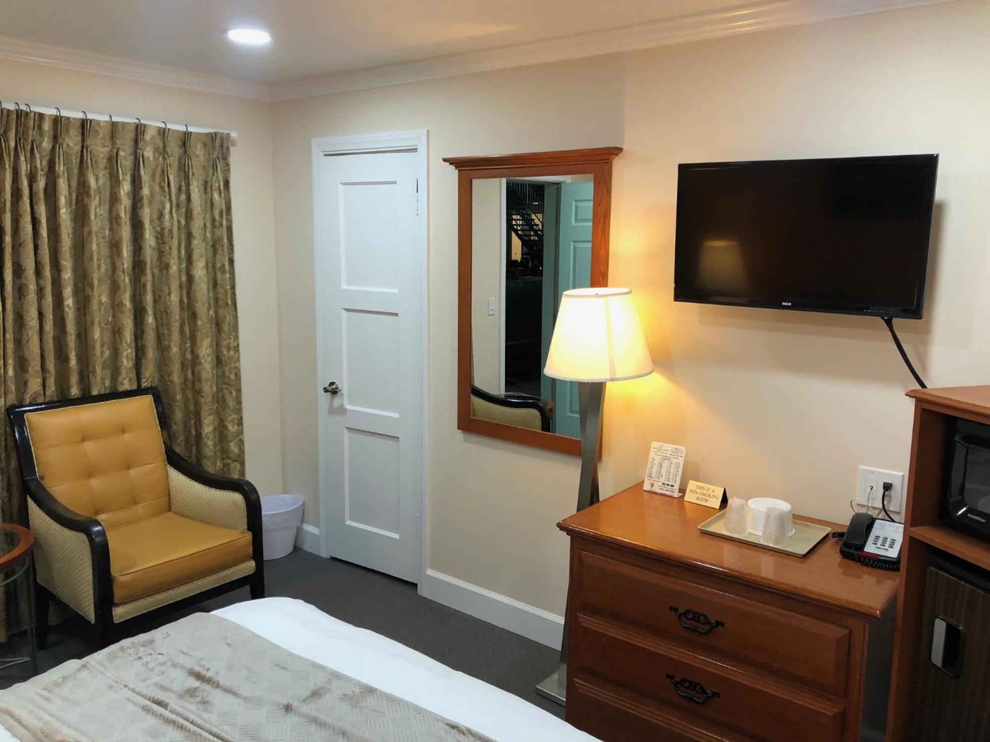 Howard Johnson By Wyndham Ridgecrest, Ca מראה חיצוני תמונה